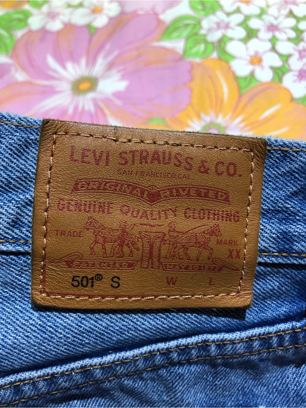 Levi's Premium 501 S 30x28 Skinny Jeans Distressed Button Fly - Picture 16 of 16
